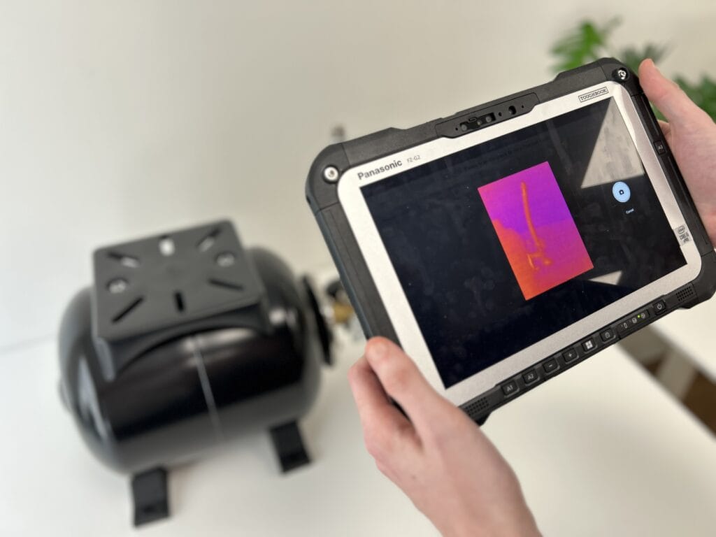 Conducting a thermal audit using Azumuta and the tablet’s thermal imaging capabilities.