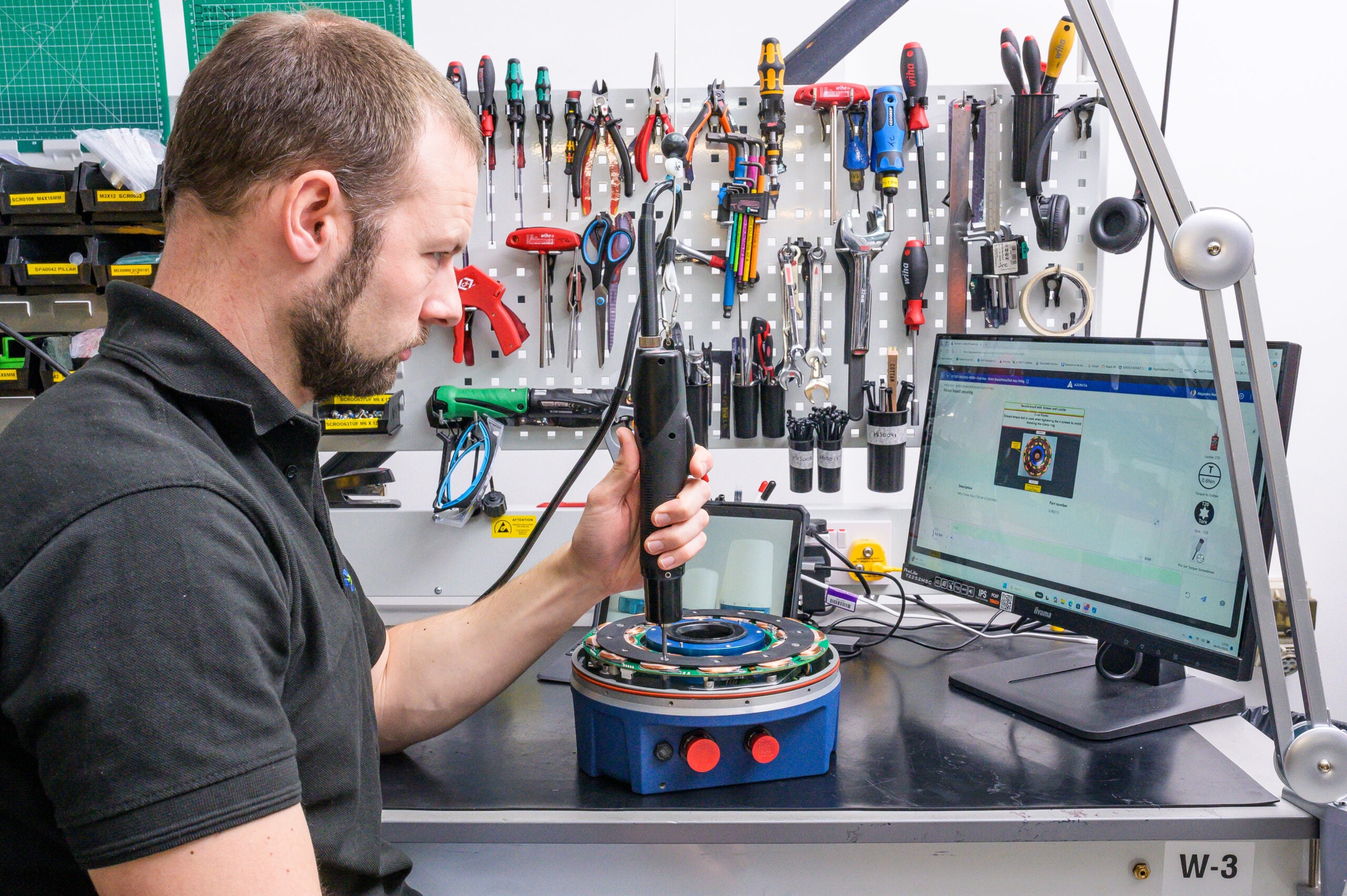 Navtech Radar Achieved 30% Fewer Errors and Cut Administrative Time by 50%, Thanks to Azumuta